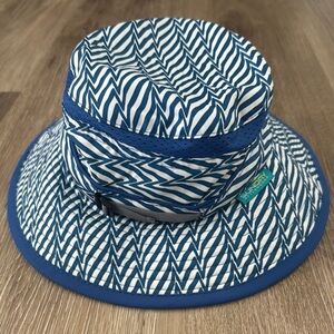 Kids in Blue and White Patterned Bucket Hat